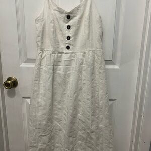 Charming White Dress with Button Detail
